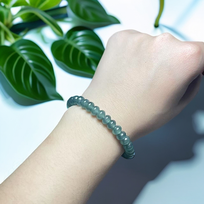 天然A货高级翡翠高冰蓝水通透鼓珠玉手串时尚精美百搭迷丽气质款