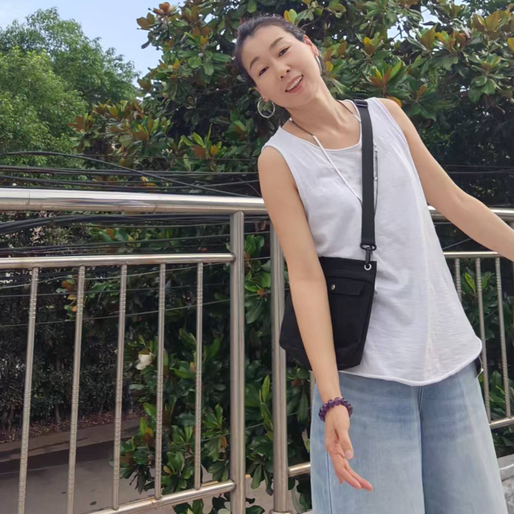 B160夏季韩版新款纯色宽松不规则毛边圆领女士休闲背心