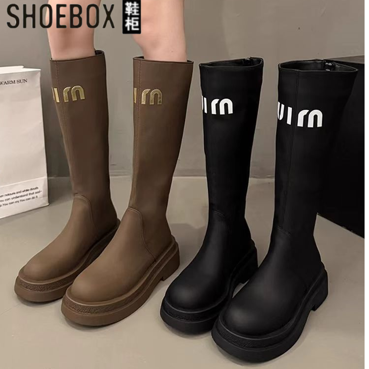 达芙妮集团鞋柜时装厚底靴子冬秋季时尚百搭阔腿裤专用鞋子百搭款