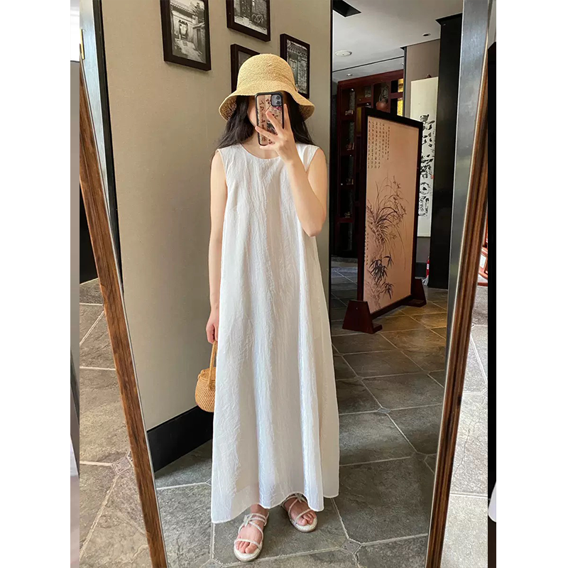 韩系休闲简约白色连衣裙女2025夏季新款设计感气质圆领背心长裙子