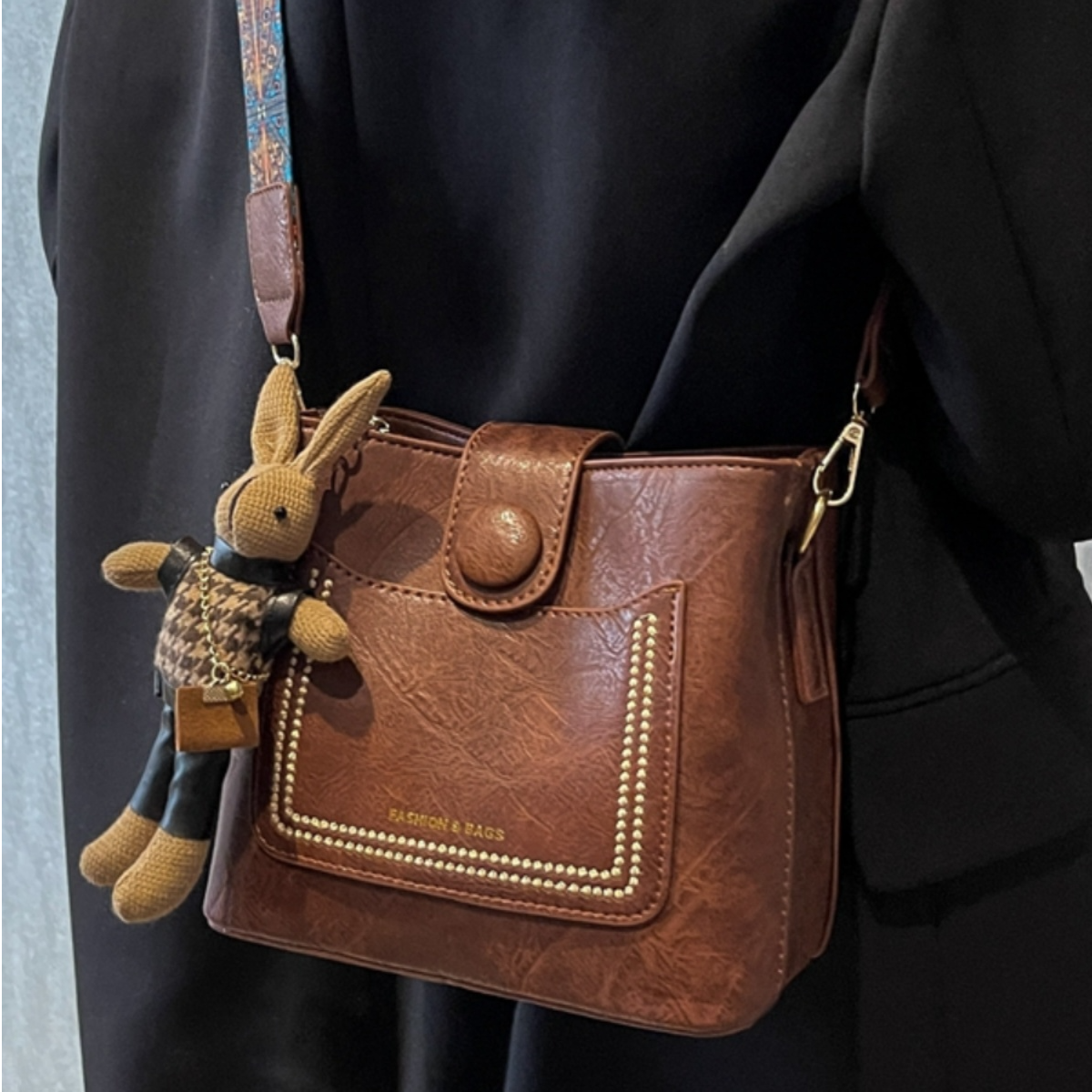 轻奢小众高级感包包女新款百搭斜挎包今年流行爆款水桶包