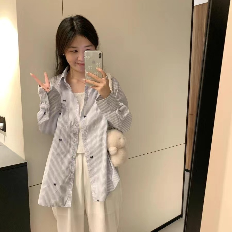 韩系蝴蝶结印花蓝色竖条纹衬衫女秋款别致慵懒风长袖上衣外套薄款