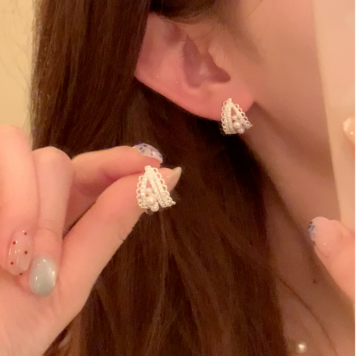 铜合金仿珍珠耳饰 秋冬气质蕾丝花边珠珠耳环女法式轻奢耳针耳饰