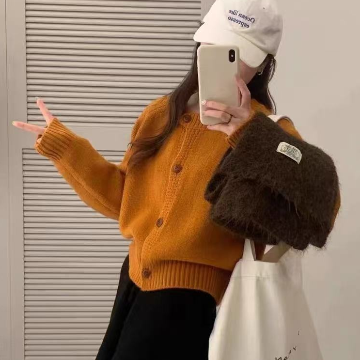 冬季新款圆领纽扣开衫女韩系氛围感小个子短款百搭针织毛衣外套