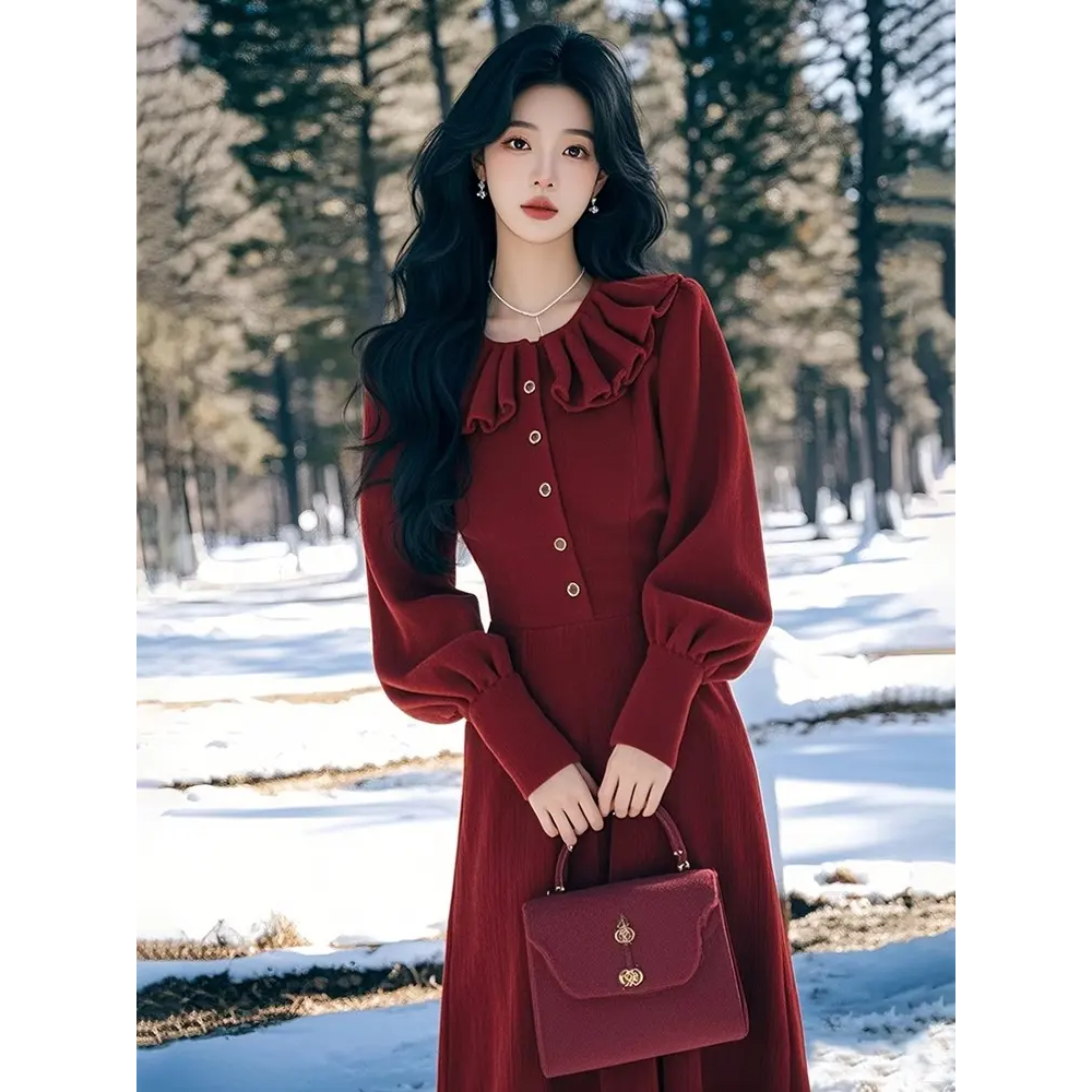 4116酒红色荷叶领灯笼袖灯芯绒连衣裙名媛高级感穿搭漂亮独特裙子