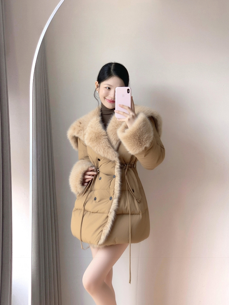 贵气感穿搭富家千金风巨好看高级感卡其色中长款棉服外套女潮冬季