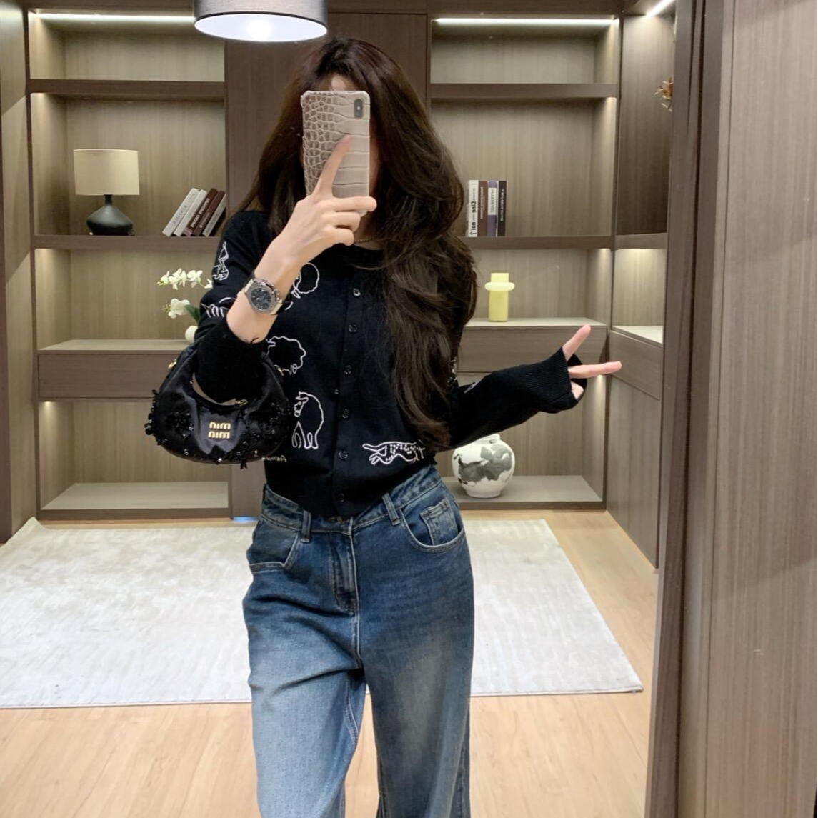 秋季黑色刺绣针织开衫毛衣外套女短款宽松显瘦气质设计感长袖上衣
