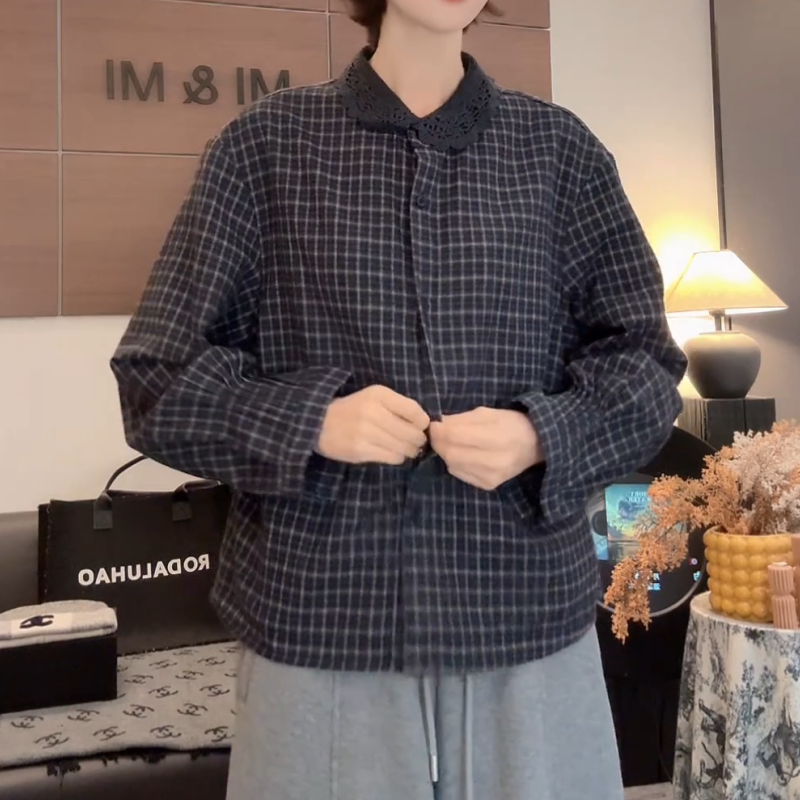 2025秋冬小众设计感极简百搭镂空翻领格纹衬衫LK2509112