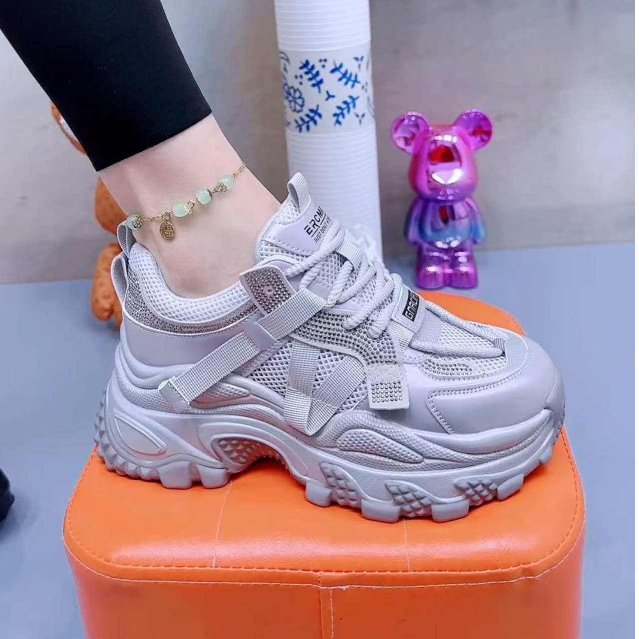 2025专柜轻奢秋冬新款炫彩增高老爹鞋舒适透气时尚百搭软底软面鞋
