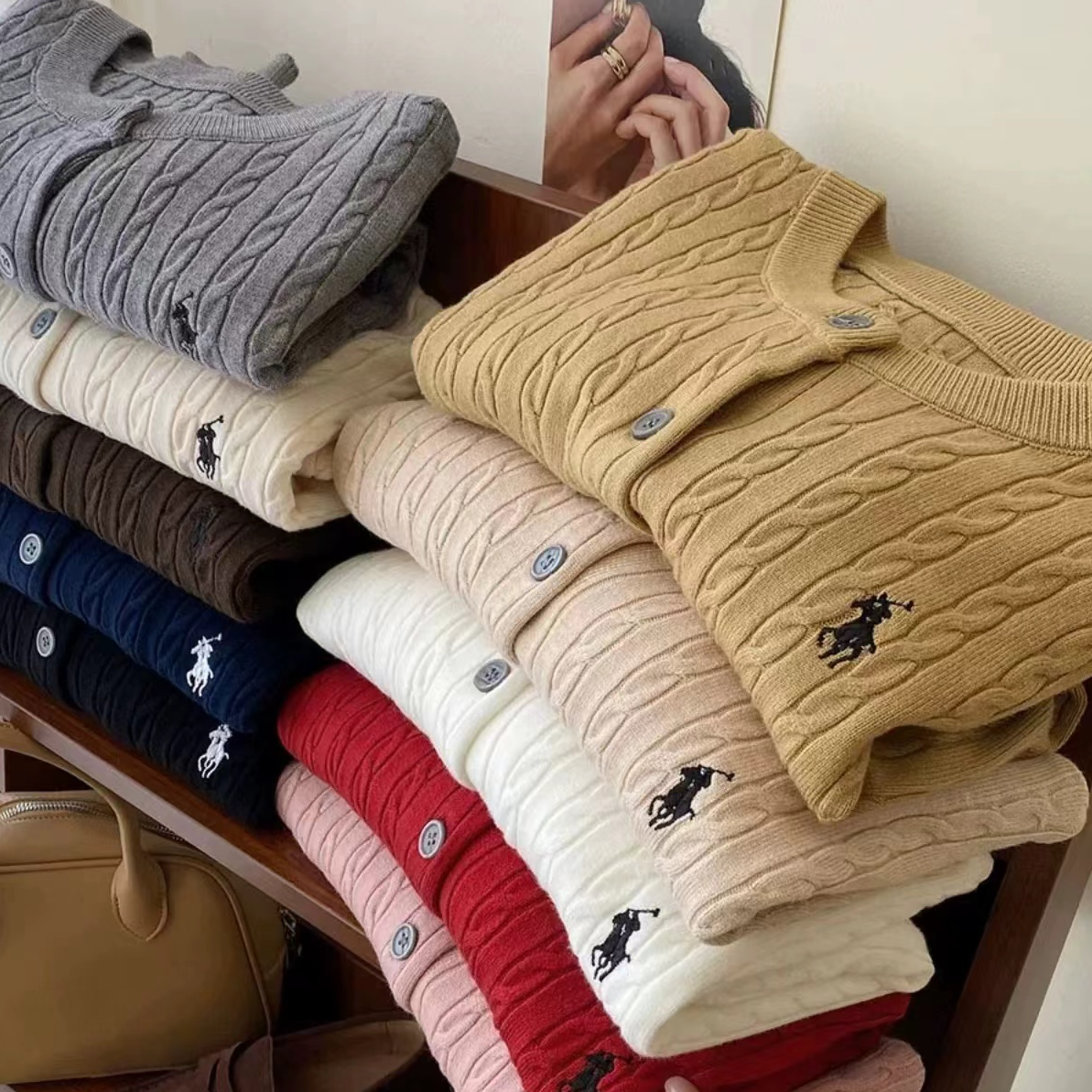 【现货】刺绣小马显瘦百搭宽松长袖针织开衫女洋气复古糯麻花毛衣女