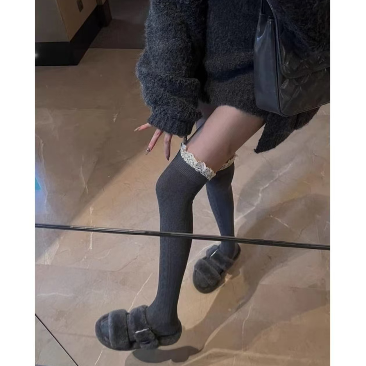 过膝长筒袜子女ins百搭显瘦秋冬蕾丝花边白色大腿袜春秋骑行黑色