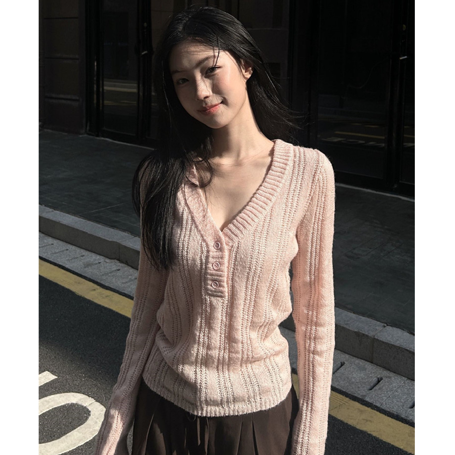 Moses Queen/魔西女王镂空V领毛针织衫甜美藕粉修身温柔长袖毛衣