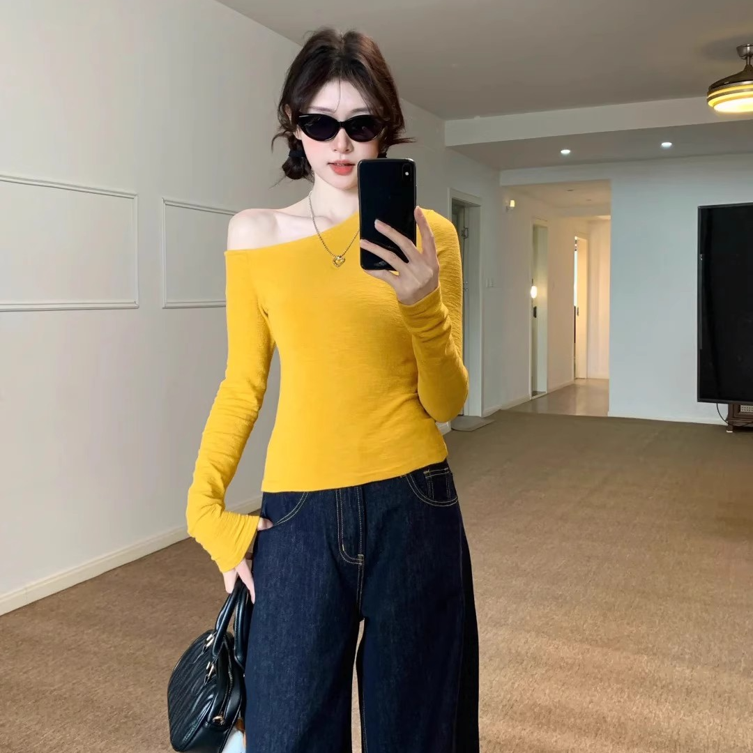 黄色斜肩长袖t恤女春季可外穿修身内搭打底衫纯欲露肩显瘦上衣ins