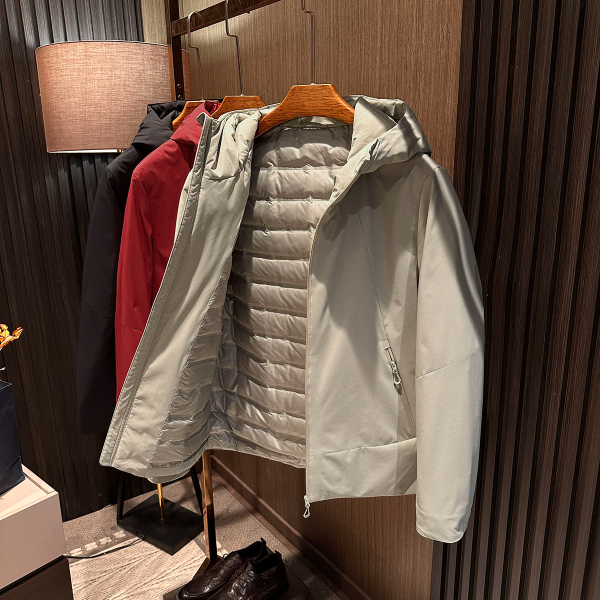 【软壳轻量型 户外防水保暖】冬季新款男士纯色百搭连帽鹅绒羽绒服