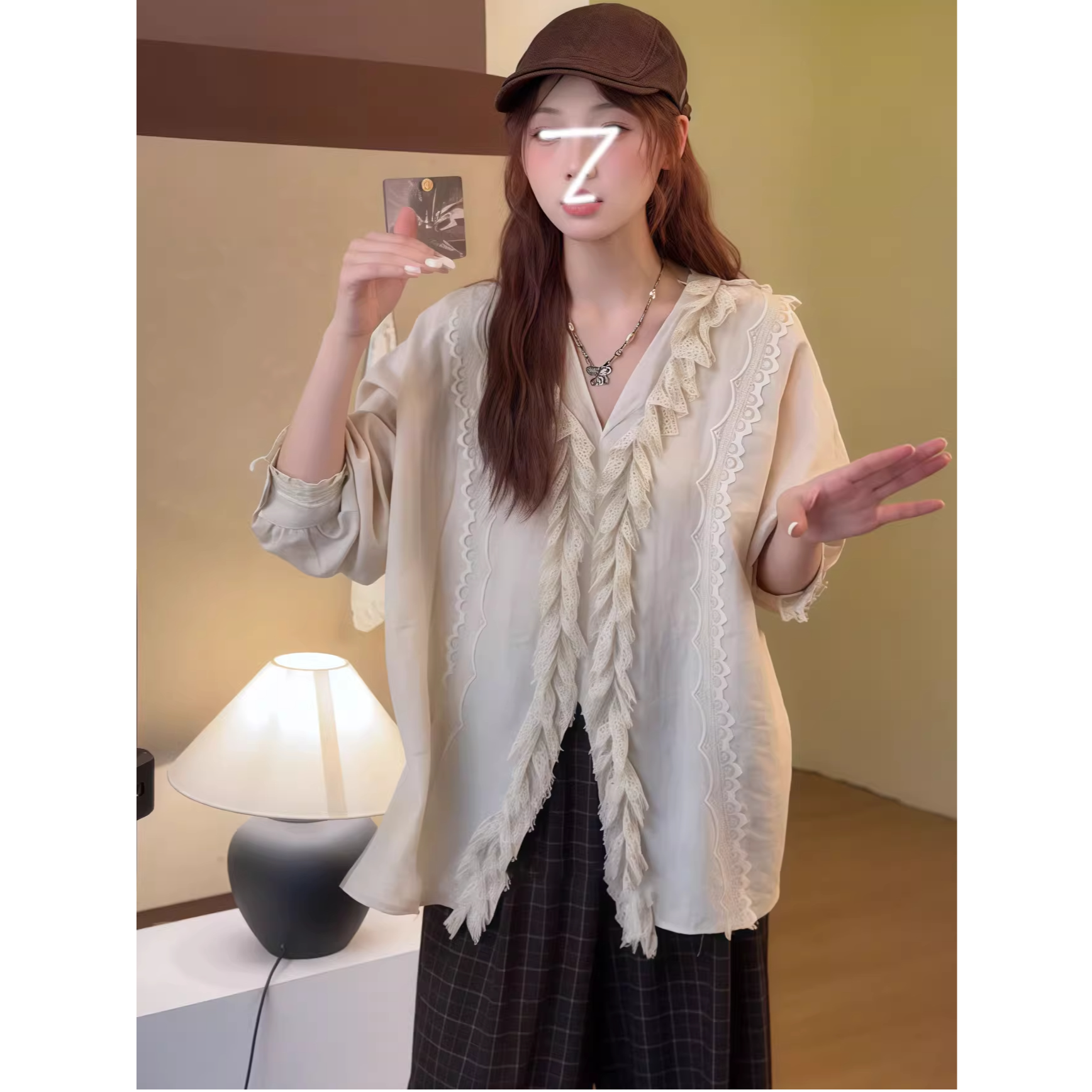 法式气质V领蕾丝花边开叉设计感衬衫女秋季小众宽松显瘦百搭上衣