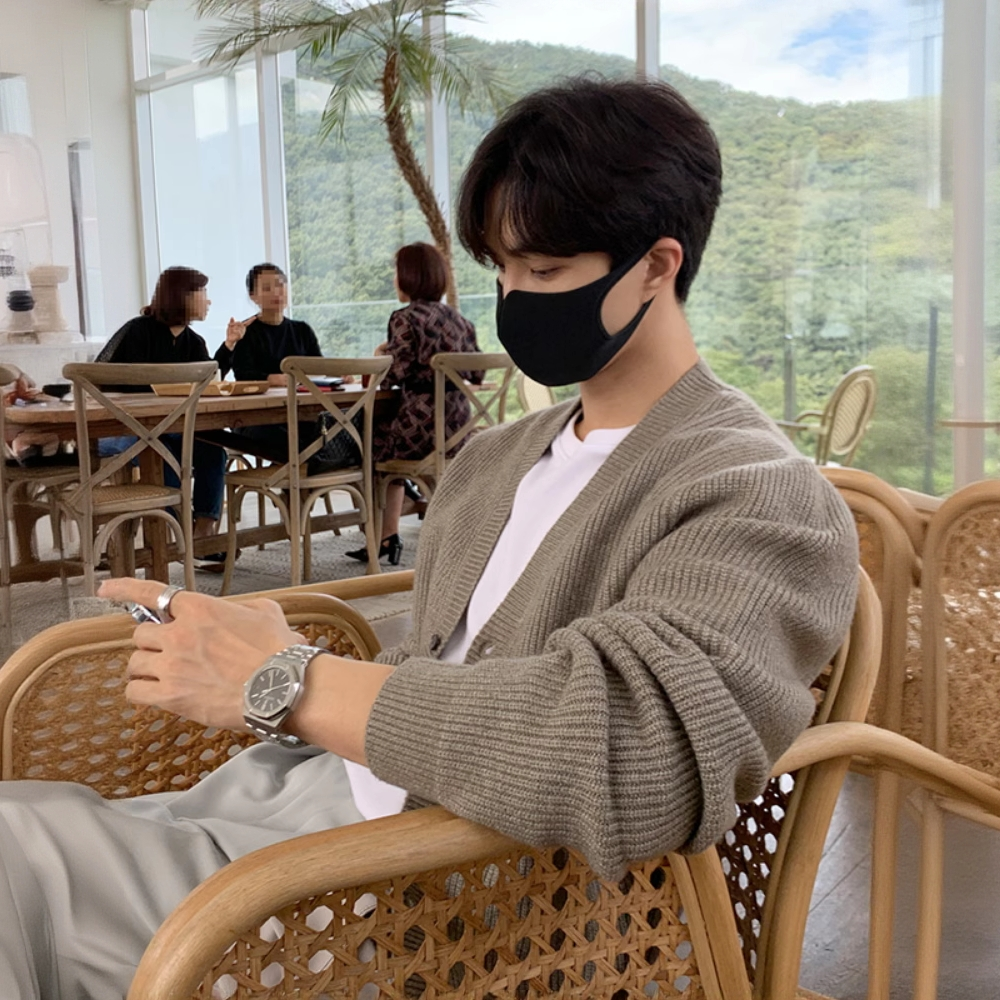 卡其色v领针织开衫男士秋冬韩版慵懒风休闲宽松百搭纯色毛衣外套