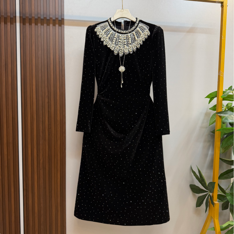 新款大码女装欧货时尚重工优雅闪钻轻奢丝绒显瘦连衣裙