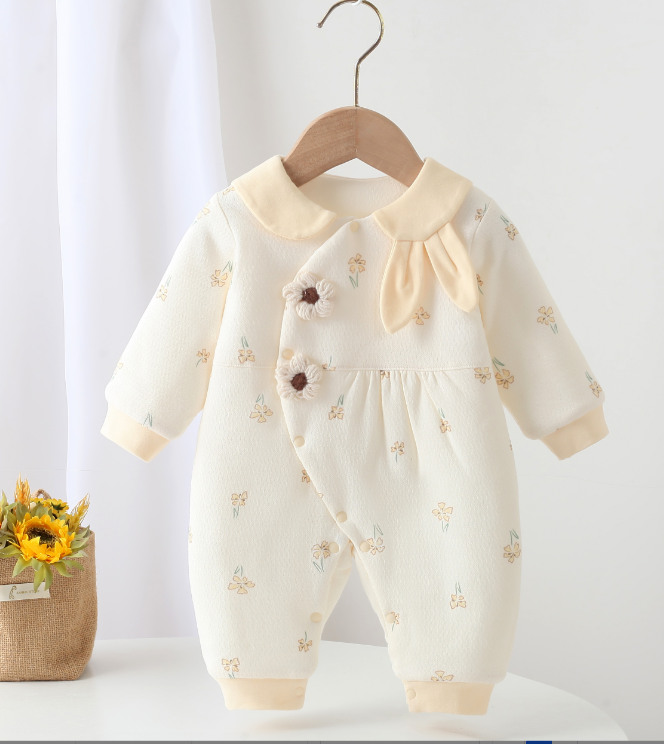 秋冬新款婴儿蝴蝶衣女宝外出夹棉哈衣新生儿可爱连体衣D22002