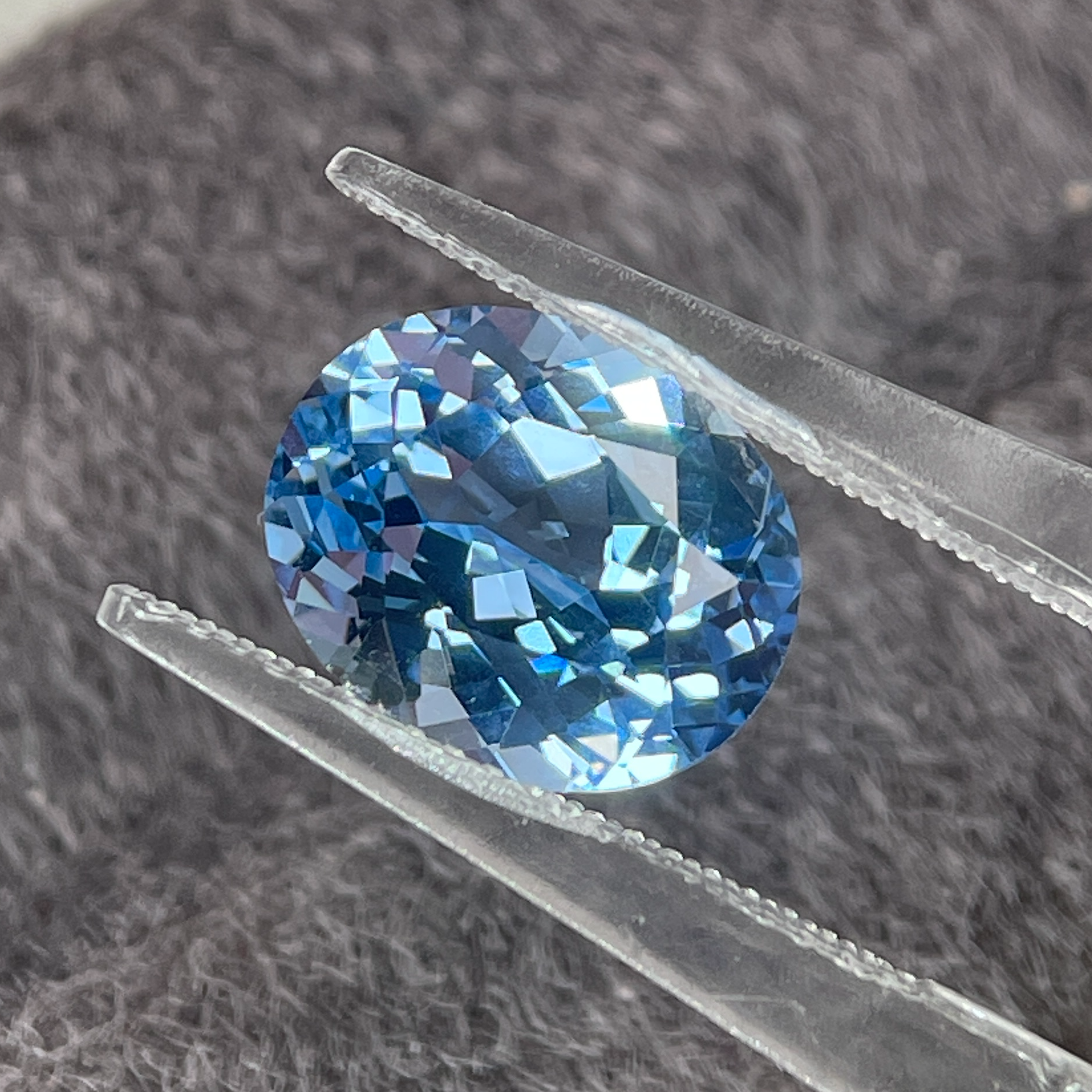 合成尖晶石实验室人工培育淡蓝色尖晶石高精切彩宝珠宝宝石裸石