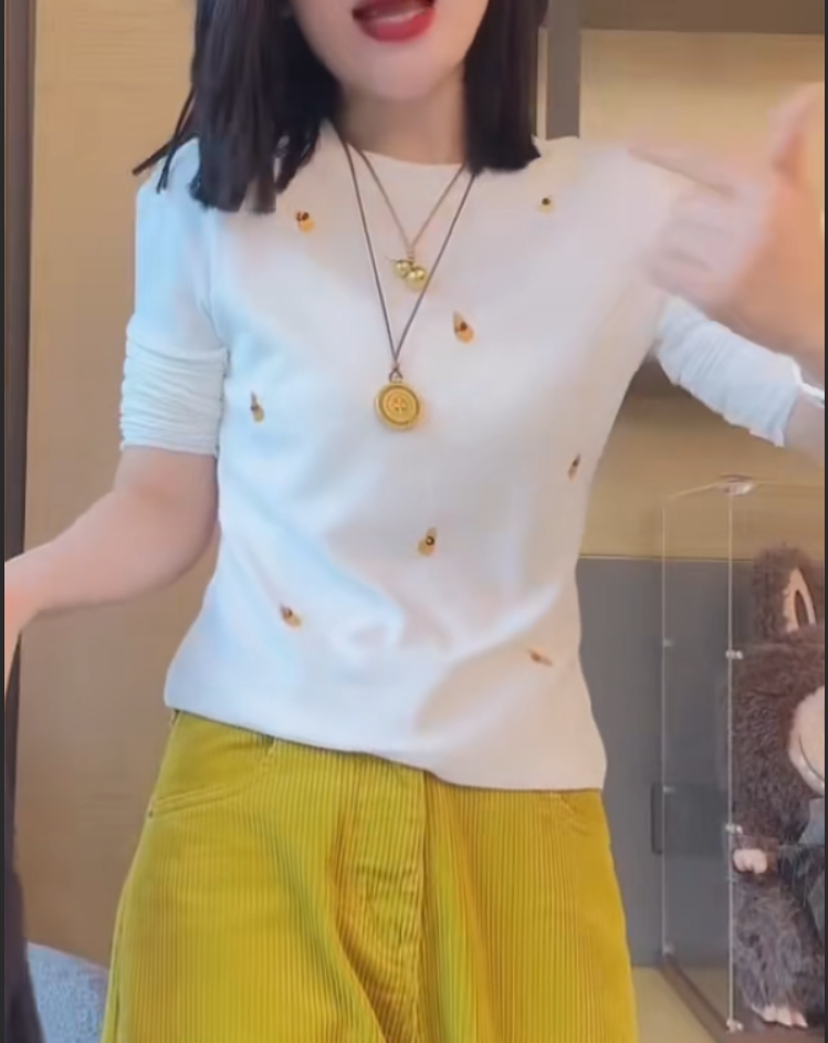 2025早秋新款气质百搭休闲设计感葫芦刺绣打底圆领T恤显瘦长袖