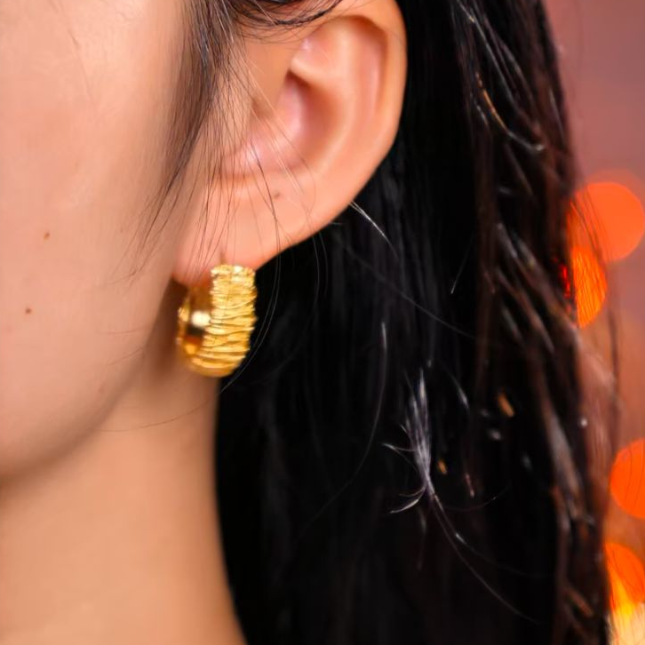铜合金耳饰 法式金色褶皱耳钉独特复古耳扣轻奢耳环小众设计耳饰