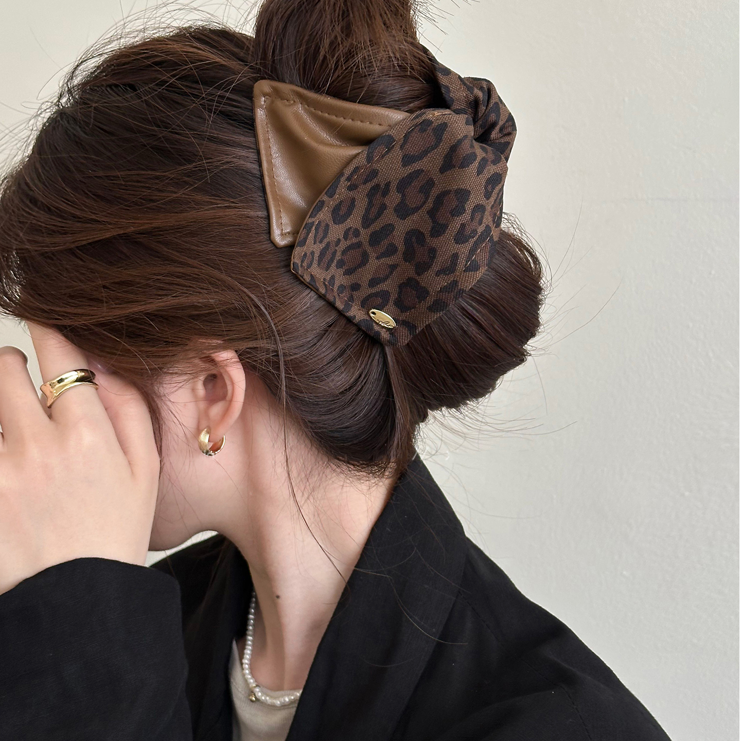 秋冬轻奢复古小众豹纹拼接三角抓夹女个性设计后脑勺盘鲨鱼夹发夹