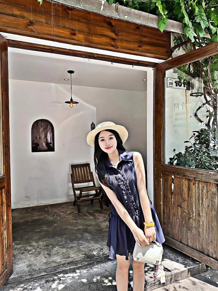 老钱风显瘦显白气质衬衫无袖连衣裙韩系2025夏季新款设计感短裙子