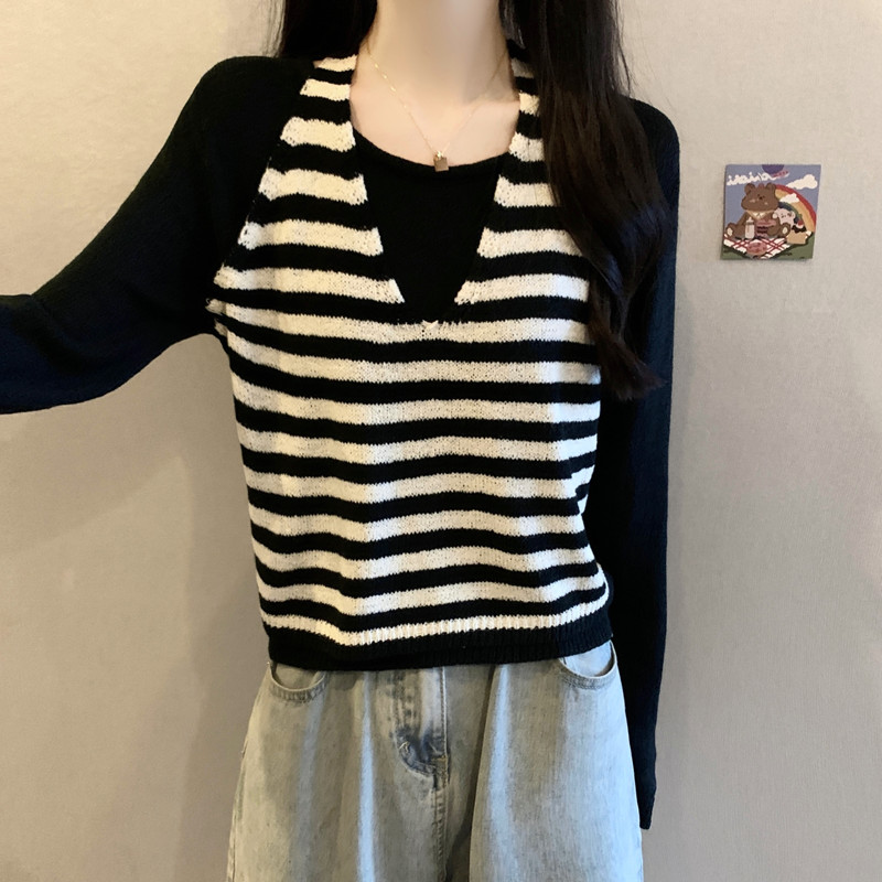 大码女装假两件拼接挂脖条纹针织衫女春秋胖mm遮肚子宽松显瘦上衣