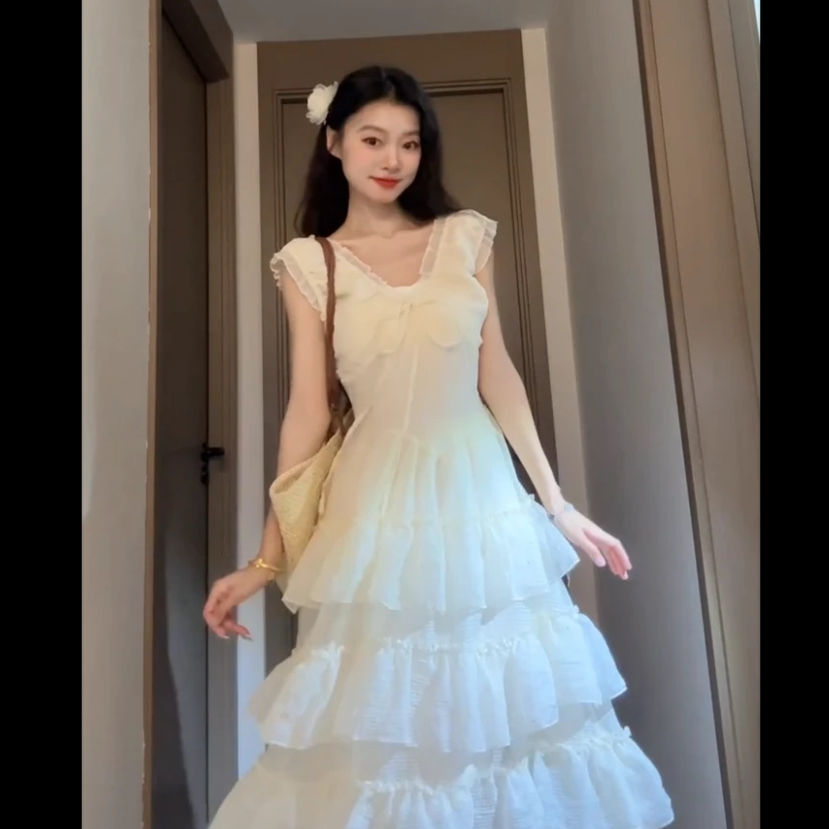 2025夏季新款纯欲V领蝴蝶结收腰蛋糕裙女夏气质温柔风度假长裙