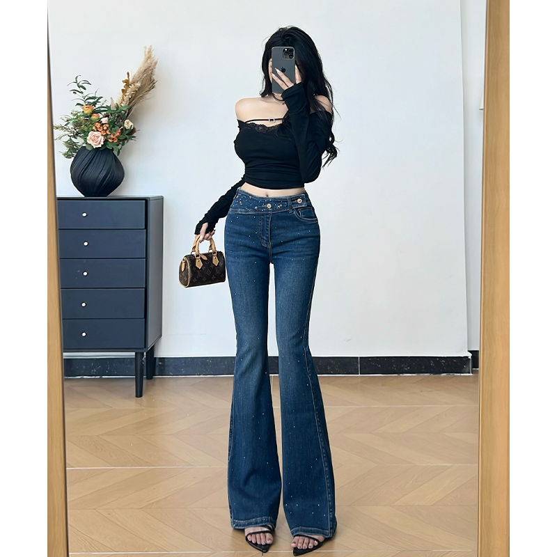 乔栈蓝色复古烫钻微喇牛仔裤女秋季新款性感提臀弹力设计感喇叭裤