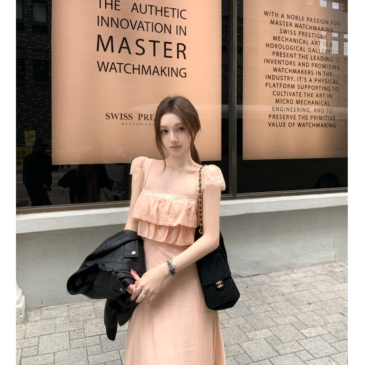 荷叶边蕾丝小飞袖连衣裙女秋冬法式收腰显瘦气质设计感长款a字裙