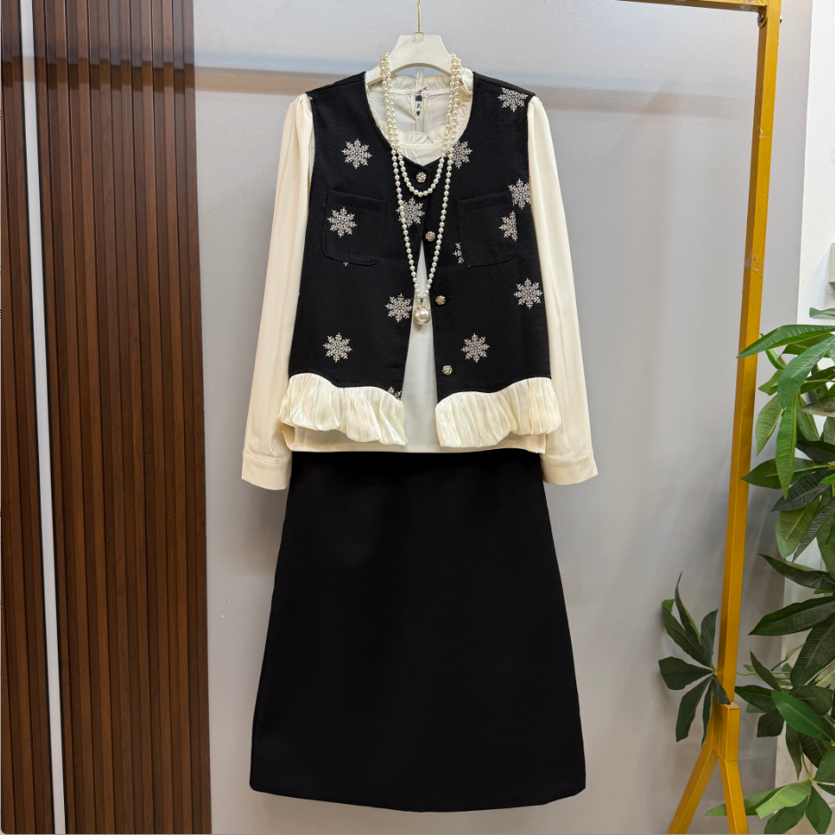 早秋新款时尚欧货重工复古减龄小香风马甲十半身裙套装