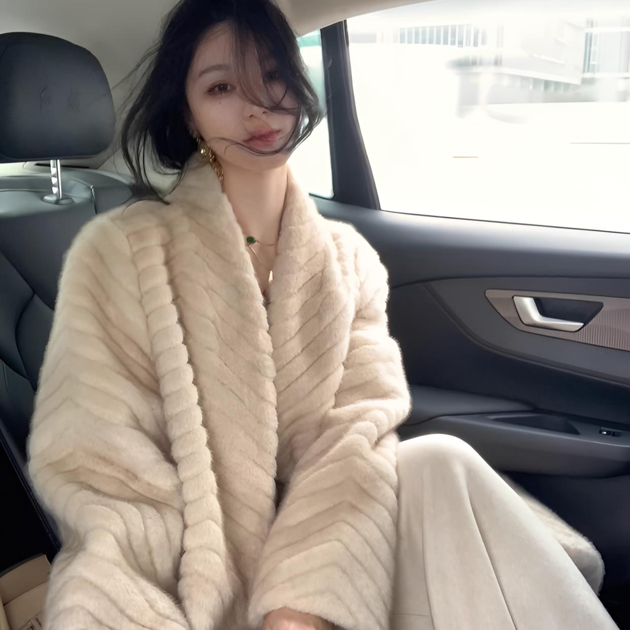 【爆款月上貂蝉】VC家简约高级感人字纹女外套气质名媛女冬季新款