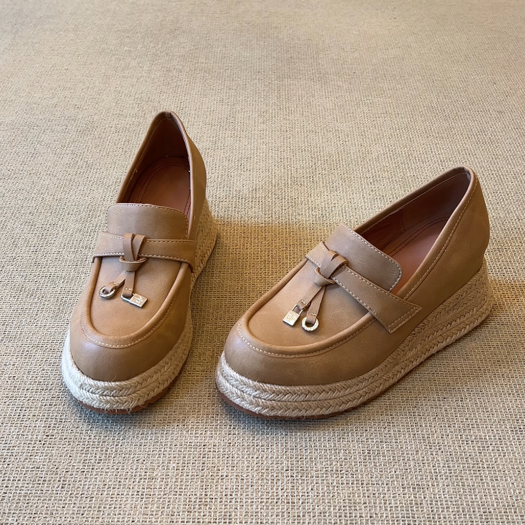 RubyL/8cm小个子休闲通勤百搭锁扣一脚蹬草编坡跟厚底乐福鞋女款