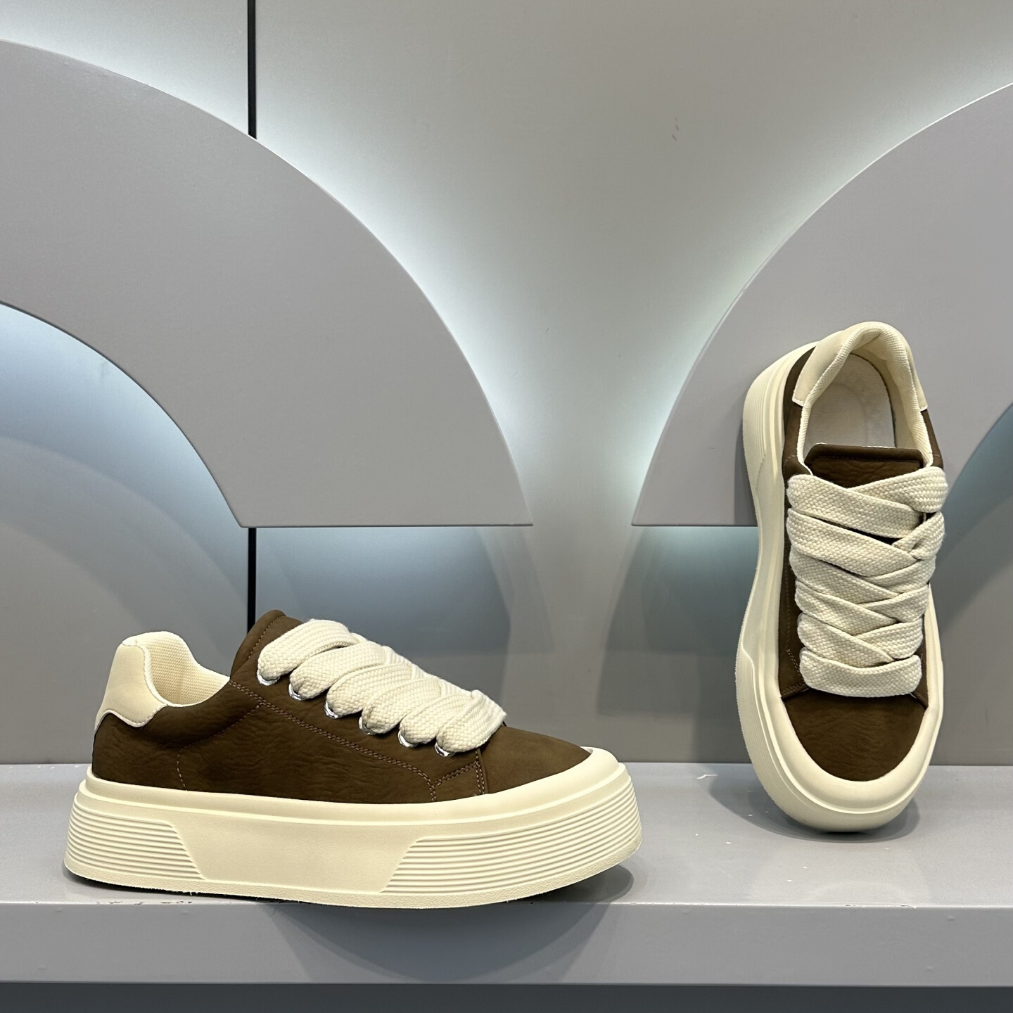 男鞋2025秋季新款百搭皮面潮鞋白板鞋韩版厚底增高鞋休闲低帮鞋