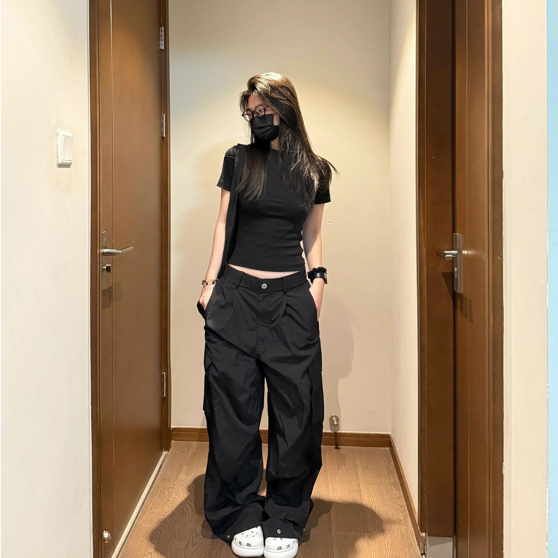 韩系正肩短袖T恤女夏季2025新款修身显瘦体恤短款辣妹黑色上衣潮