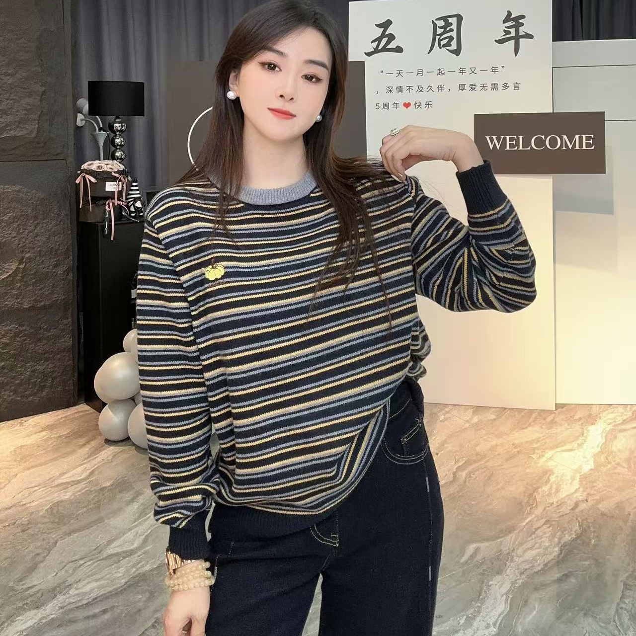 847秋冬新款时尚圆领针织衫女宽松百搭长袖毛衣打底上衣