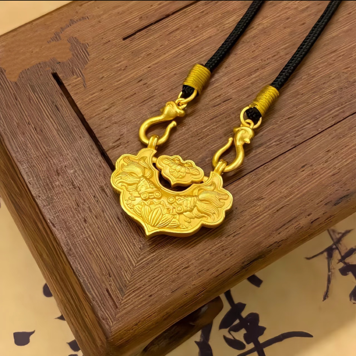 铜合金布艺项链 新中式锦鲤如意锁编绳项链女款双鱼平安锁毛衣链