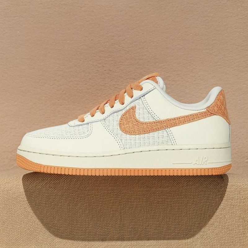 NIKE耐克女鞋运动鞋流光风AIR FORCE 1 '07运动休闲鞋IB7944-113