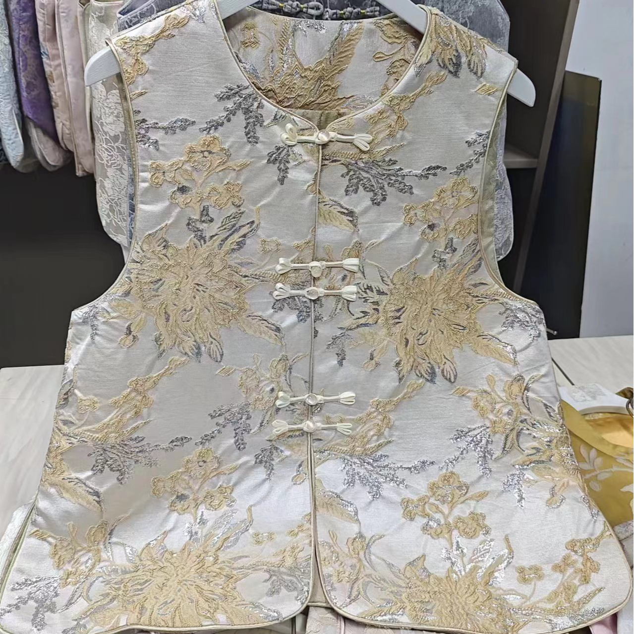 新款实拍新时尚新中式提花刺绣无袖国风圆领气质外穿马夹唐装上衣