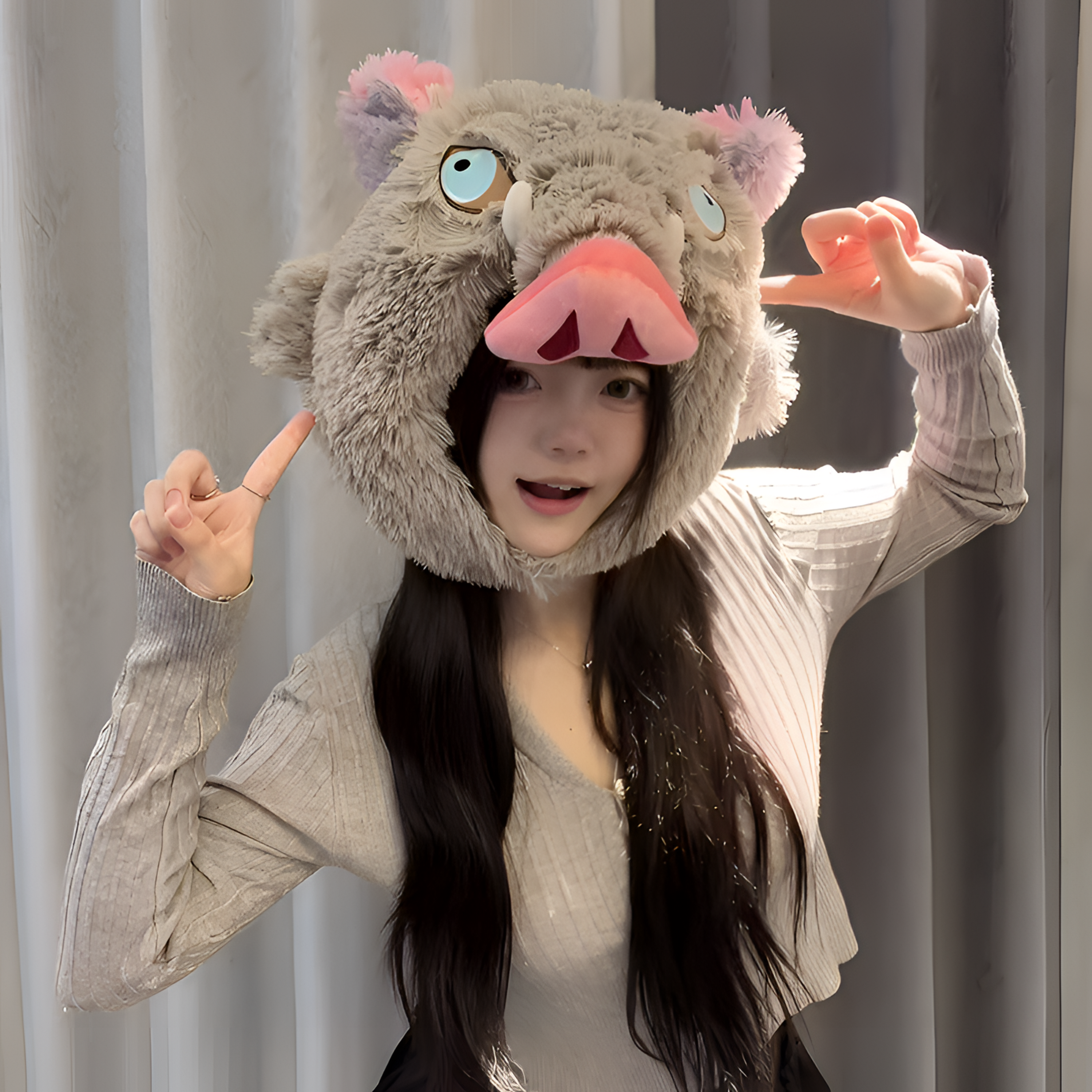 【现货】鬼灭嘴平伊之助连帽U型枕猪头帽子带帽午睡护颈枕学生摆件