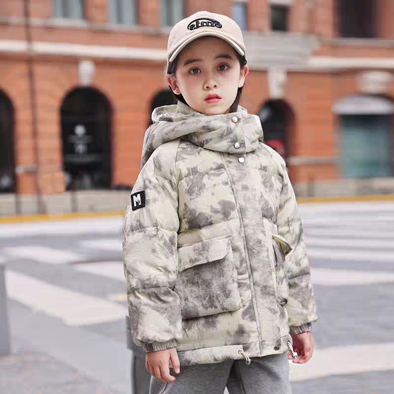 男女童迷彩拼色加厚白鸭绒连帽短款中大童冬季保暖外套