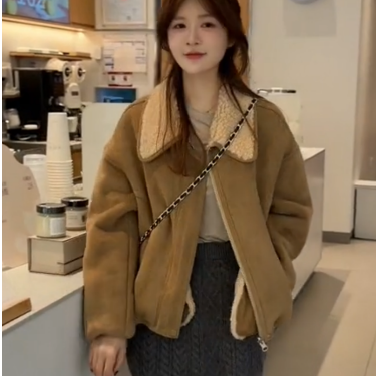 翻领皮毛一体短款外套2025秋冬新款加厚羊羔毛百搭小个子夹克潮