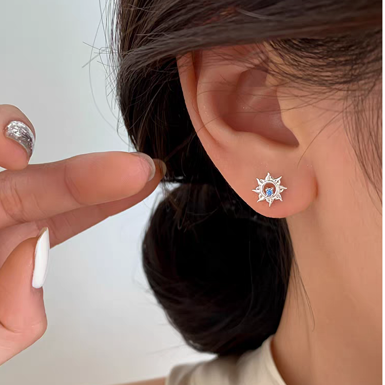 钛钢合成锆石耳饰 新款太阳花耳钉男痞帅中性美式耳饰女百搭气质