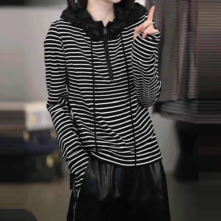 洋气轻奢高级感条纹连帽卫衣女2025秋季新款设计感减龄拼接上衣潮