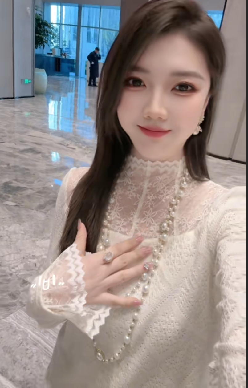 半高领蕾丝拼接打底衫女2025新款秋冬内搭气质绝美巨好看的小上衣