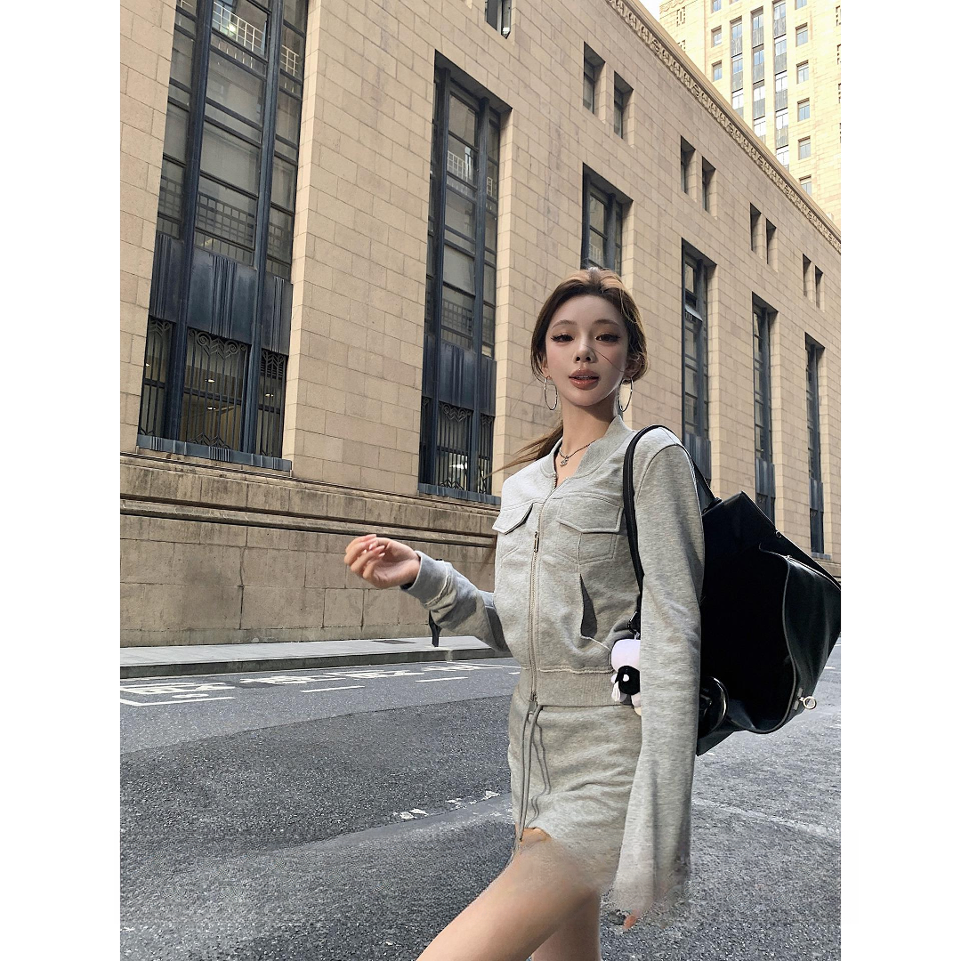 高级慵懒简约百搭韩系套装女秋季新款气质随性上衣短裙轻奢网红款