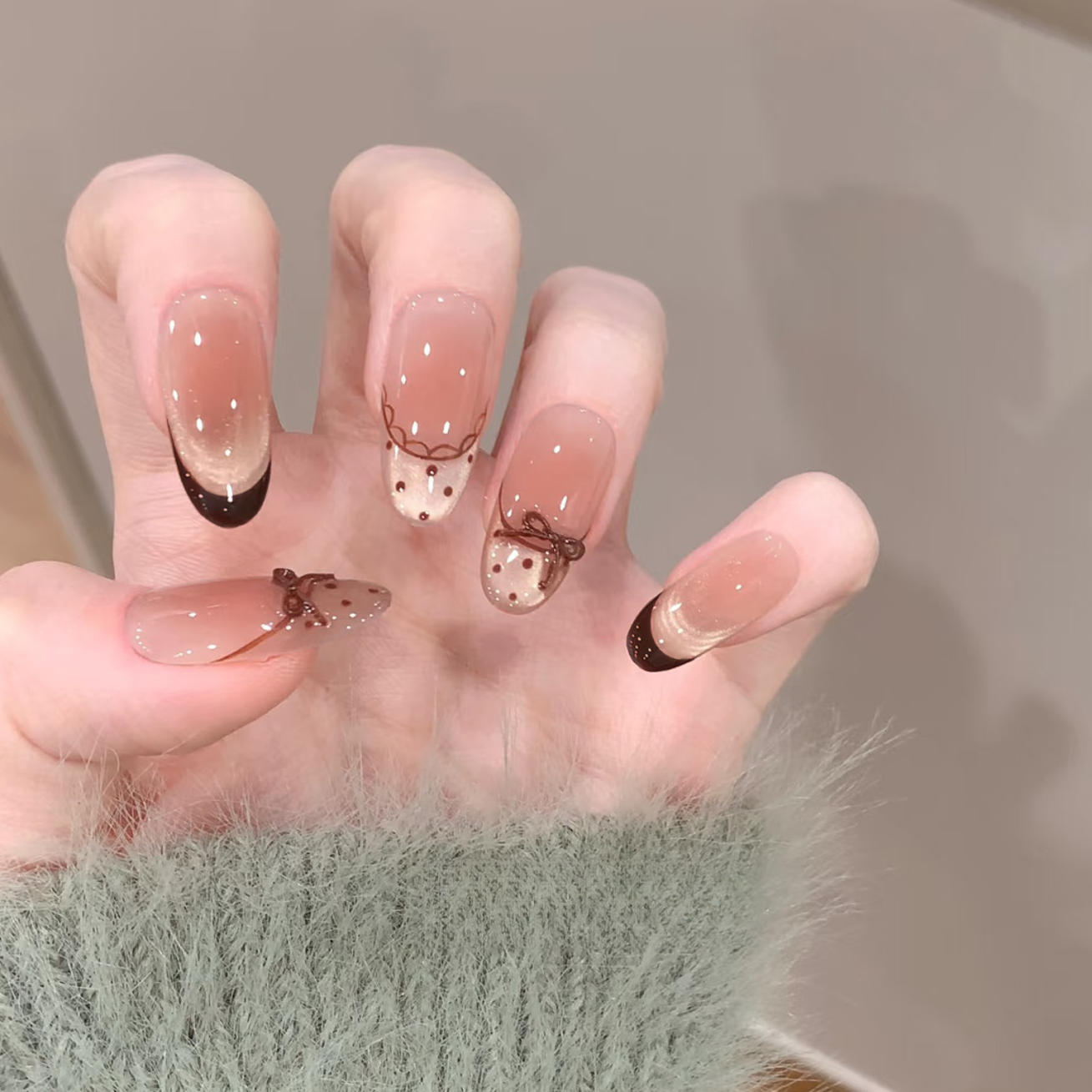 【波点芭蕾】秋日芭蕾风纯欲猫眼美甲穿戴甲短款气质显白手工穿戴甲