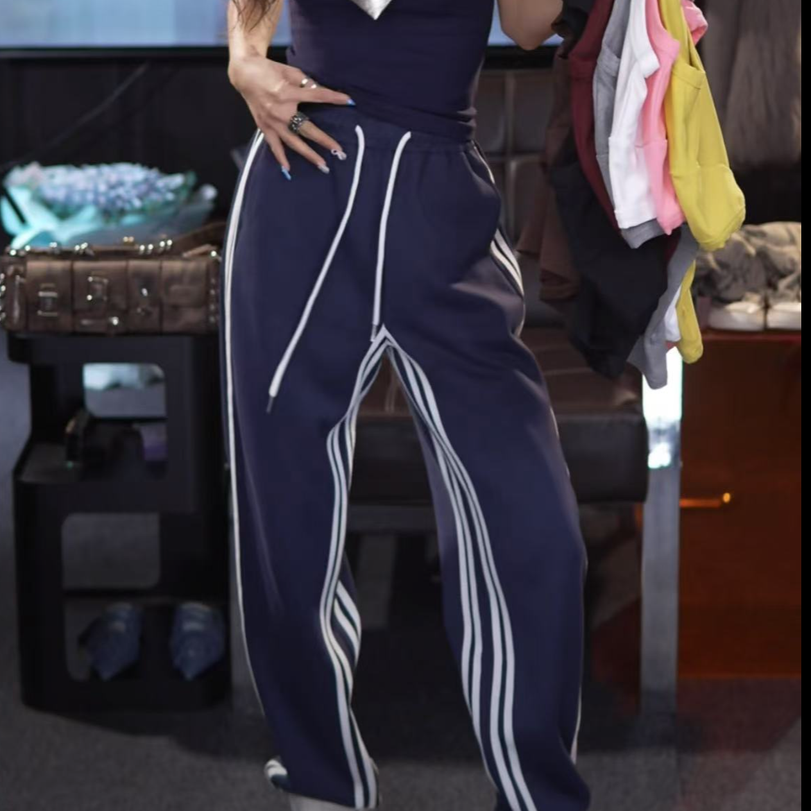 2025春夏星宝设计感又飒高级感休闲时尚百搭运动条纹显瘦弯刀裤