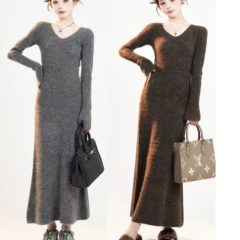 沐米欧针织连衣裙2025新款女秋季气质慵懒风修身显瘦打底毛衣长裙